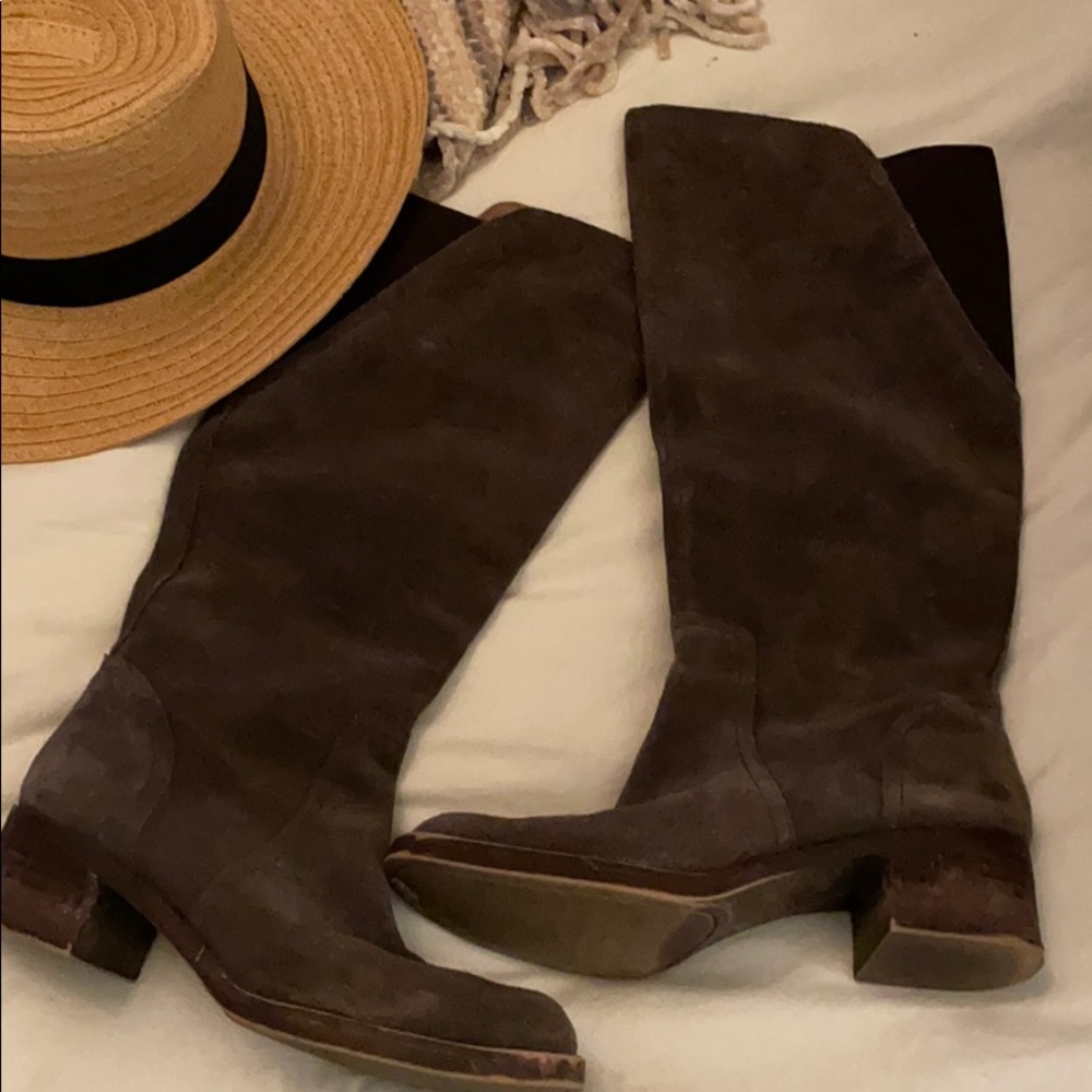 Lucky taupe suede boots